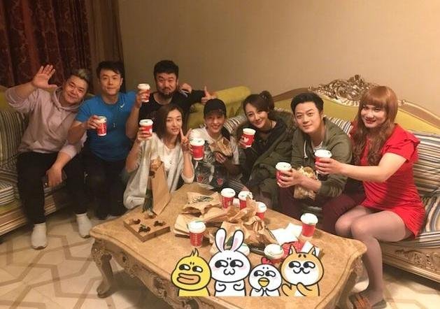 刘亦菲探班的好友是谁？