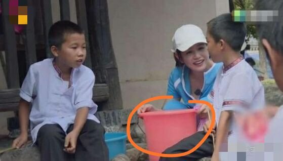 有哪些令人尴尬的娱乐综艺节目片段？