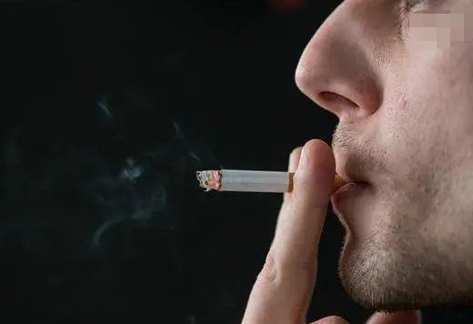 我国50%的肺癌因吸烟引起的？