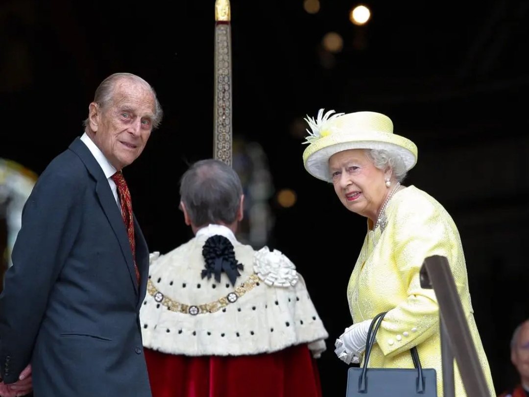96岁英国女王去世，阿根廷主持人在节目现场开香槟庆祝，他为何会这么做？
