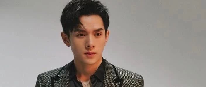 继美容仪、蛋糕之后,李佳琦直播间又翻车了,网友对此有何表示?