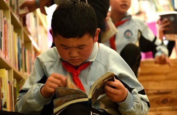 姓什么的人不爱说话脑筋急转弯