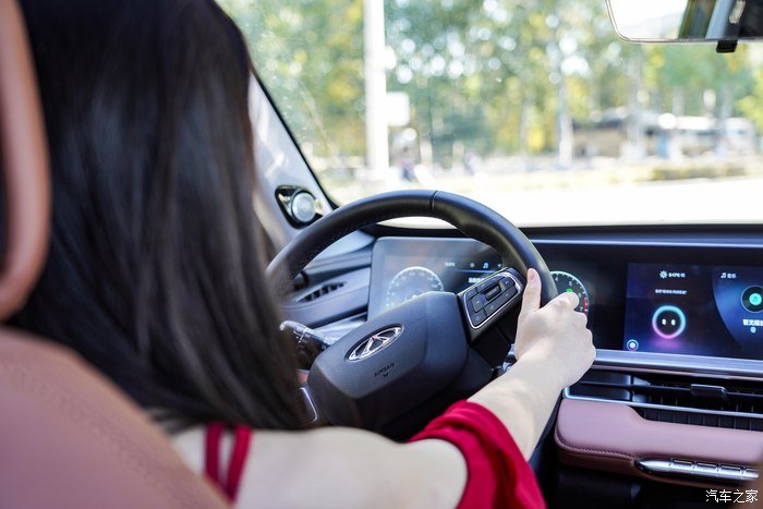 不容错过的红裙诱惑，佳人，瑞虎8PLUS，京都之间的“三角恋”