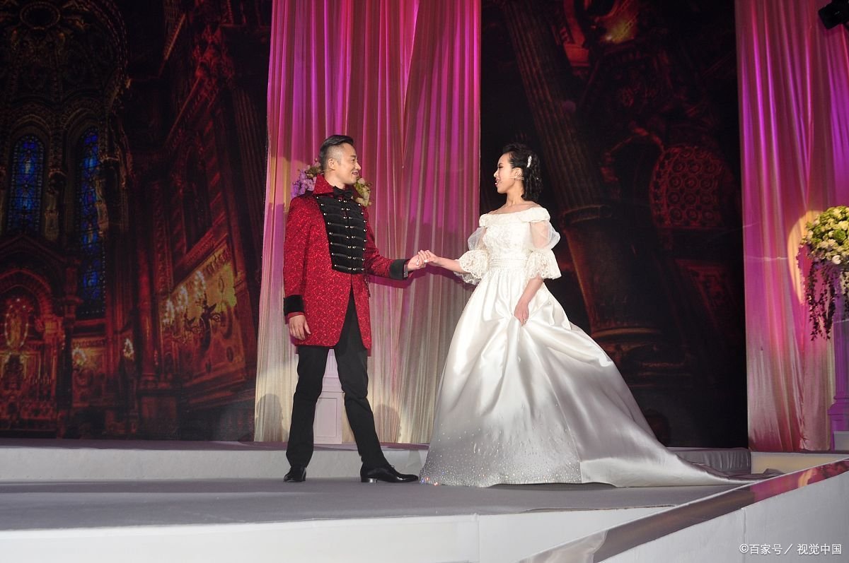 程雷私下参加富豪生日宴，网传提前下岗，今节目被新人代替，你怎么看？