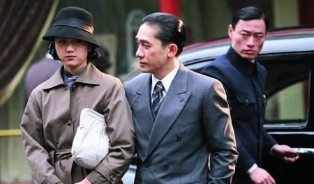 梁朝伟承认与汤唯假戏真做，汤唯毫不避讳说他很专业没叫替身，你怎么看？