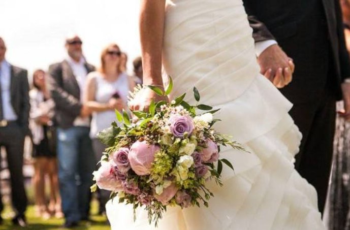 结婚登记大热门214遇冷了，这背后的原因是什么？