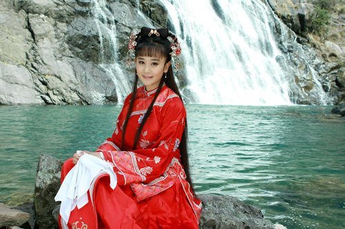 都是演紫薇，为何琼瑶更看好海陆？