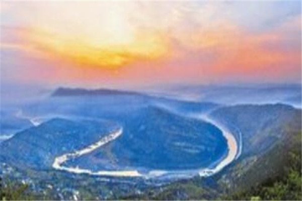 丁真走红后所在博物馆陆续有游客前来，丁真给当地旅游业带来了怎样的收益？