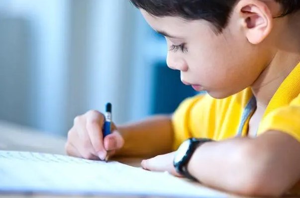 占上风造句子最短