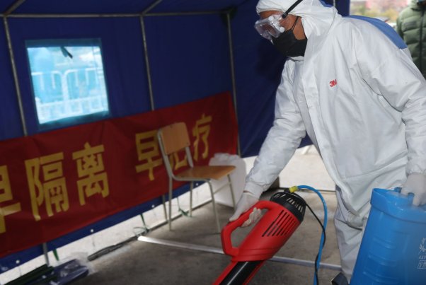 四川35人因疫情在朋友家吃住4天3晚，期间他们是如何度过的？