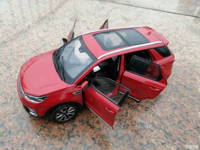 国产最美SUV，赏长安CS55炫动红的时尚