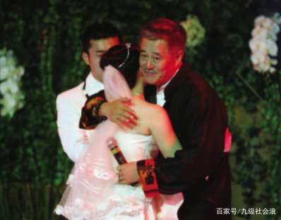 她被赵本山一夜捧红，成名后抛夫弃子，现在成名之后的生活过得怎么样了？