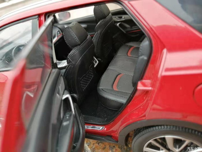 国产最美SUV，赏长安CS55炫动红的时尚