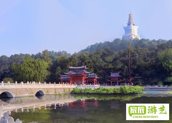 小城暑假跟父母坐火车去北京,小城和父母坐火车去旅游叫什么