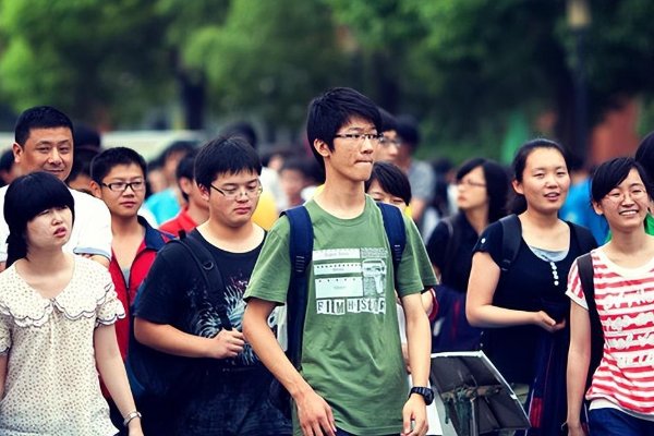 2013年重庆高考分数线