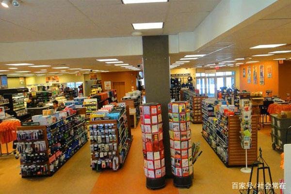 江西女子在卫生巾中发现针头，这针头是怎么进去的？