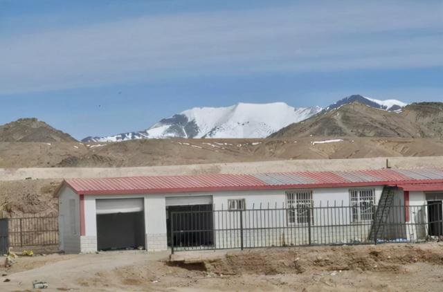 骑行新藏线,千万别到无人区废弃的厕所解手,为什么这么说?