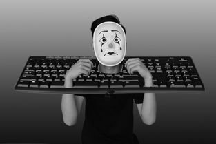 非法入境阳性男子家属被打电话辱骂，网络暴力给他们带来了怎样的伤害？