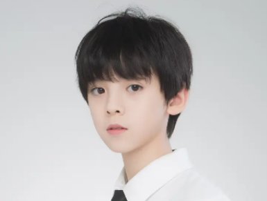 左航是哪国的混血？