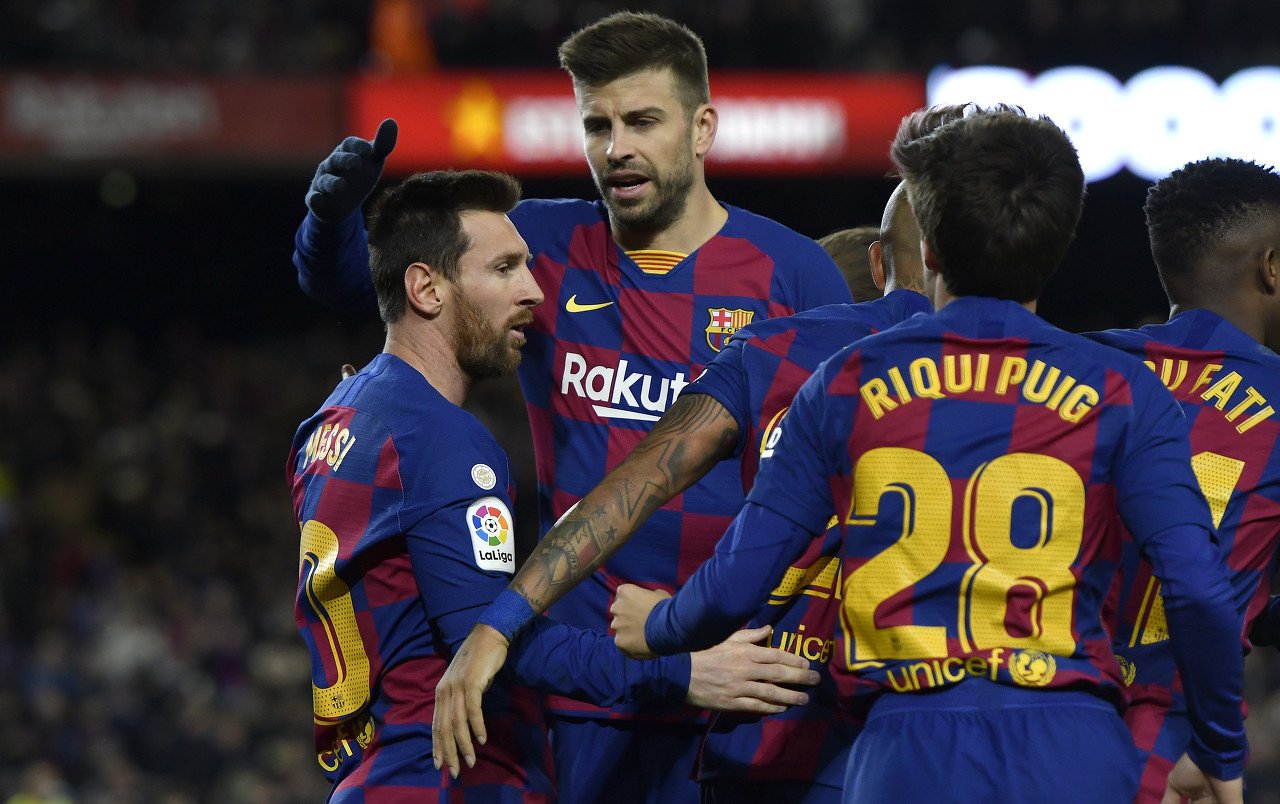 就目前的形势，皇马巴萨一起成为欧冠十六郎的可能性有多大？