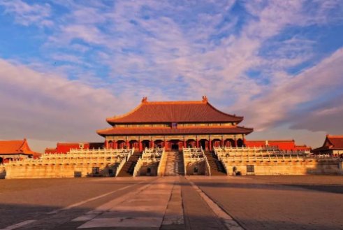 中华人民共和国成立于哪一年?