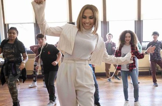 《巨星嫁到》定档5月13日，这部电影讲述了什么故事？