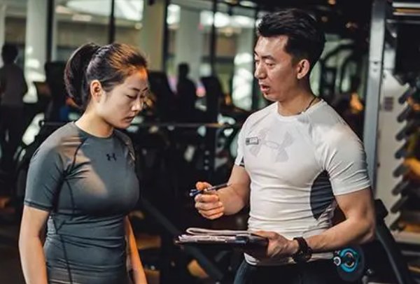 学健身教练学费是多少