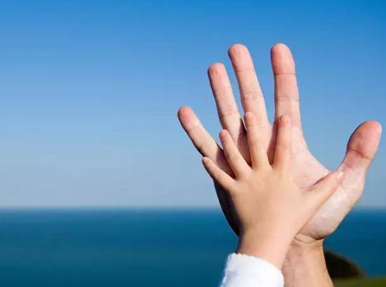 绵阳涉性骚扰教师已被开除,这个处罚是不是太轻了?