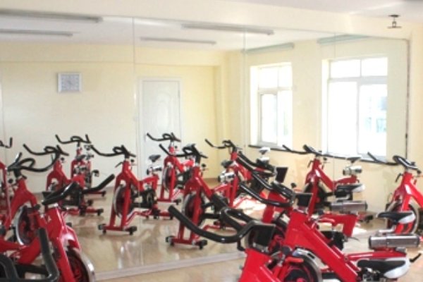 全国知名健身学校都有哪些啊?急~