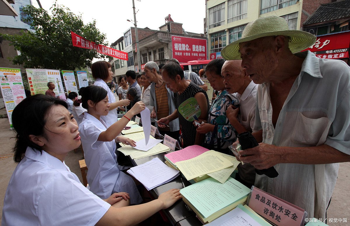 我国公共卫生咨询热线电话是()