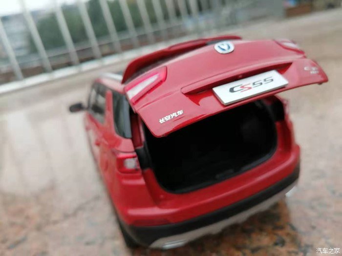 国产最美SUV，赏长安CS55炫动红的时尚