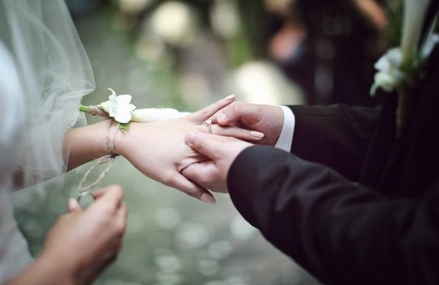 结婚对象不买房，你还会嫁给他吗？