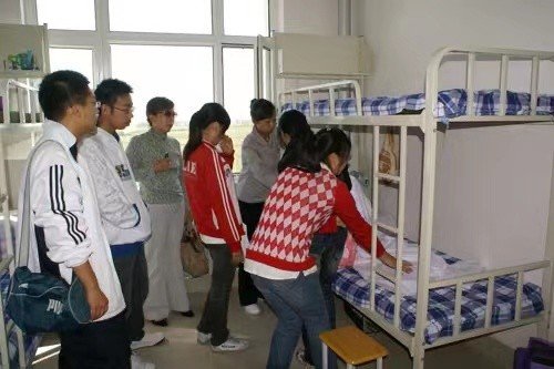 哈尔滨幼儿园中小学停课一周，高等院校是否也会停课？