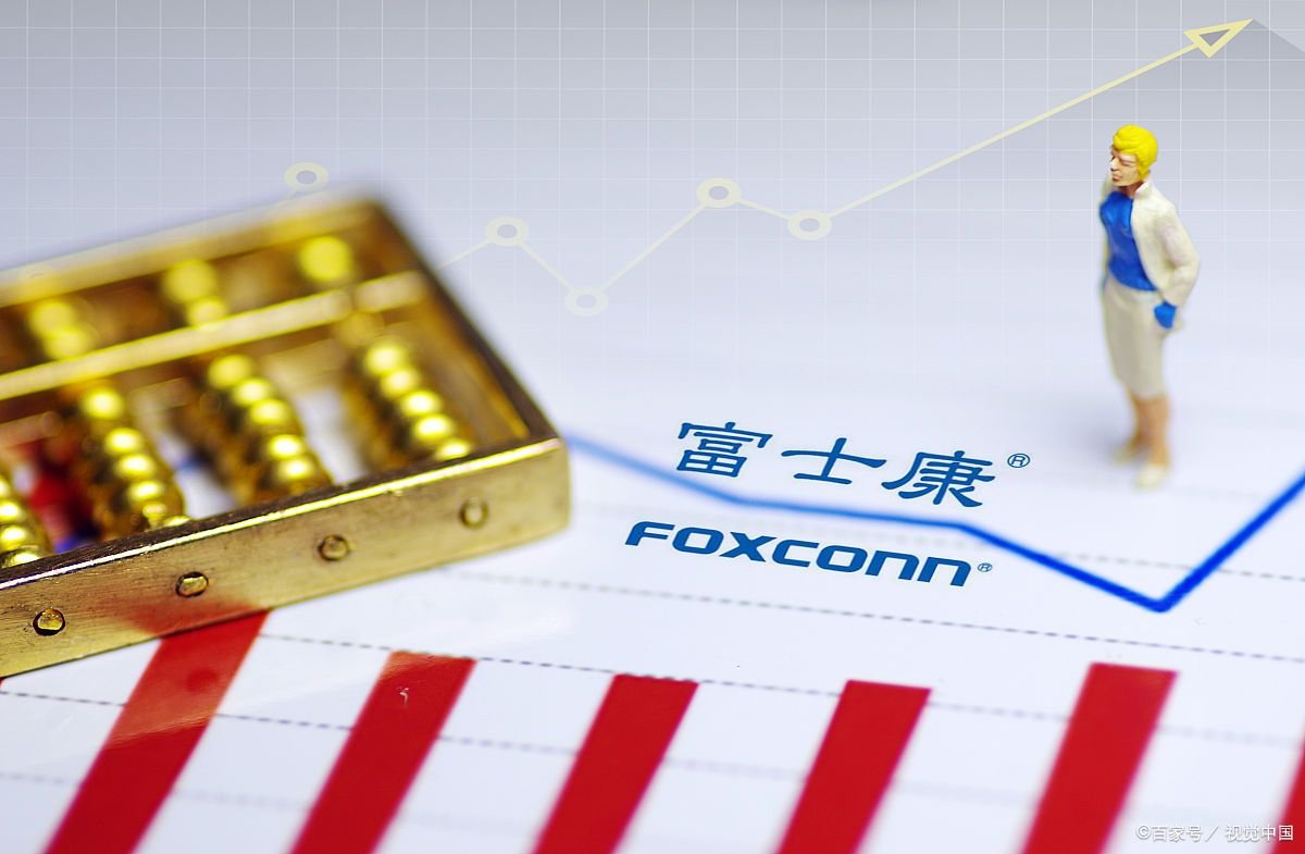 富士康回应高速口“抢人”，已暂停，疫情下聚集有何风险？