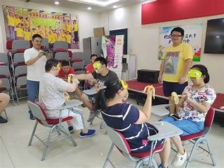 汉中老师将知识点融入游戏助学生记忆，这种教育方式有什么好处？