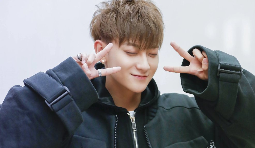 对于存款被冻结一事，黄子韬是如何回应的？