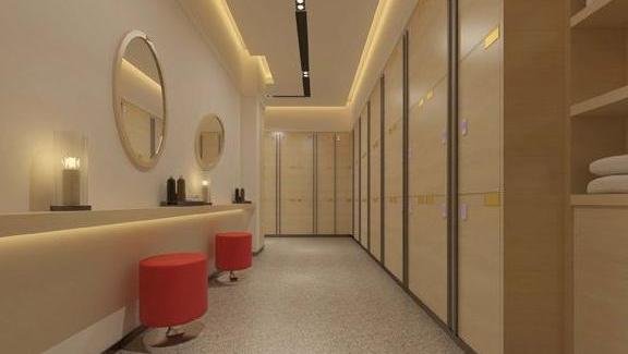 女子洗浴后休息，多次被袭胸，怒斥：不要脸，手都伸我衣服里了，你怎么看？