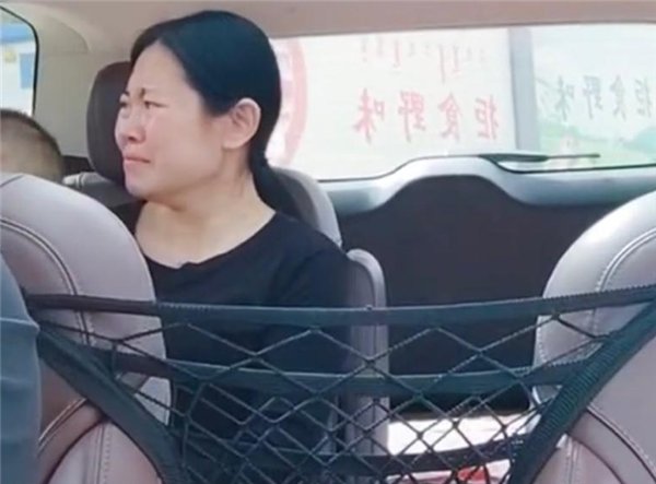 内蒙远嫁女子国庆返程离家时在车上痛哭，这一幕为何令人众多远嫁者破防？