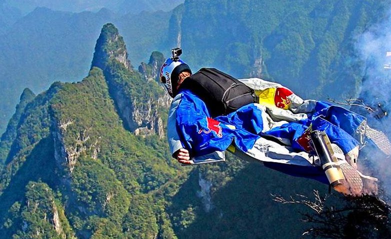 天门山翼装飞行：安安为什么没有打开降落伞