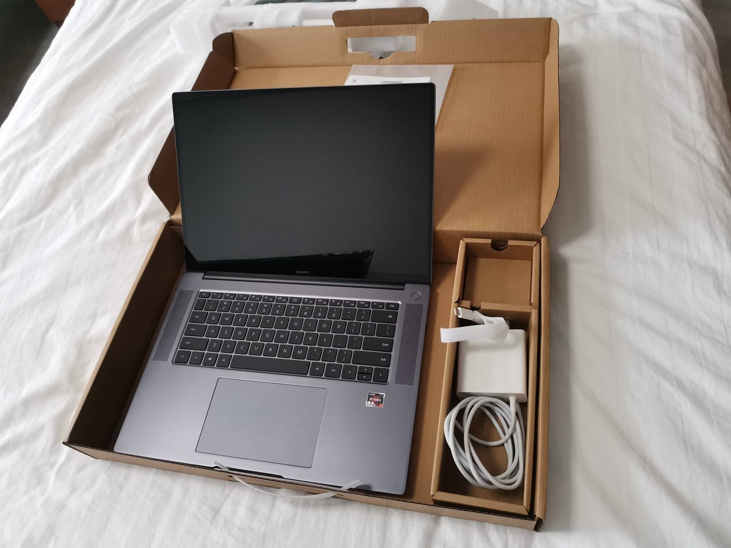 5800元平板电脑供应商曾中标多个项目，背后的供应商是谁？