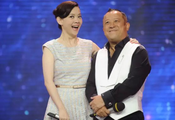 曾宝仪称已2年多没见曾志伟，他们父女之间的感情如何？