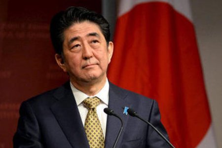 安培可以免除天皇职务吗?