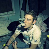 像这种头像，吐烟的，有多少发多少，不带字，帅的！！！