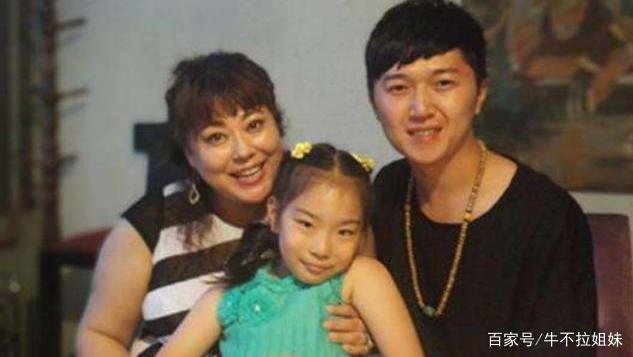 李菁菁嫁小15岁老公，和小25岁男友恋爱，为何被500个副导演封杀？