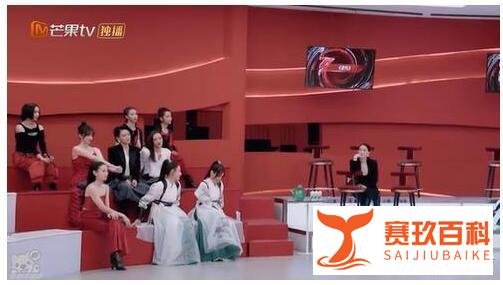 那英对张柏芝招手邀请 这是咋情况？