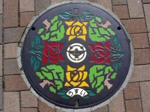 保定1男1女偷光几条街的上百个井盖,法律中对这种行为是如何规定的?