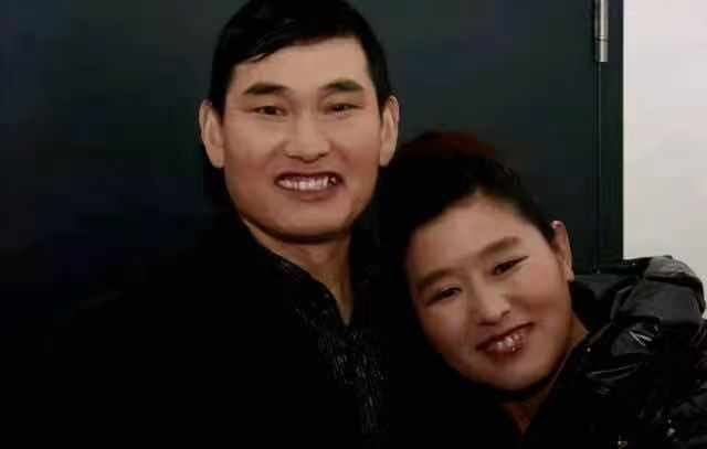 知名博主张晓磊爆朱之文黑料，诈捐、逃税、婚外情，大衣哥要翻车了吗？