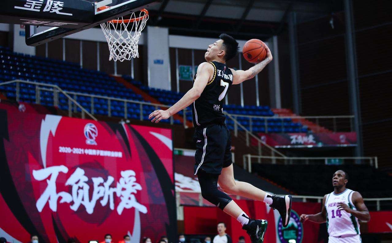 cba总决赛为什么打4场？