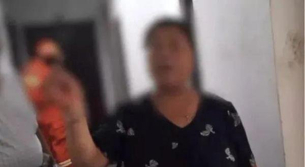 老人在家摔倒，呼救4天4夜获救：那么多子女，还不如一个脸盆！