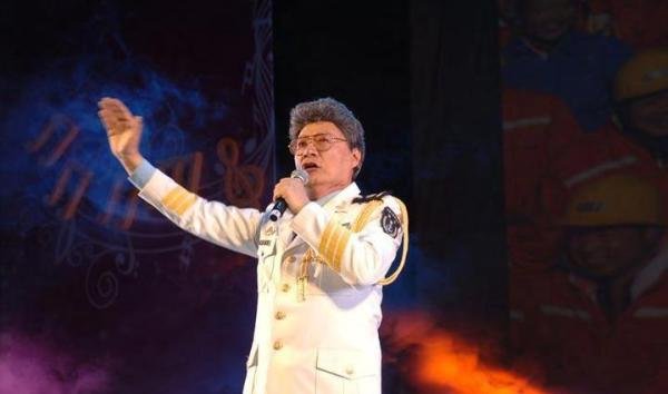 著名演员胡军发文悼念父亲中秋节去世